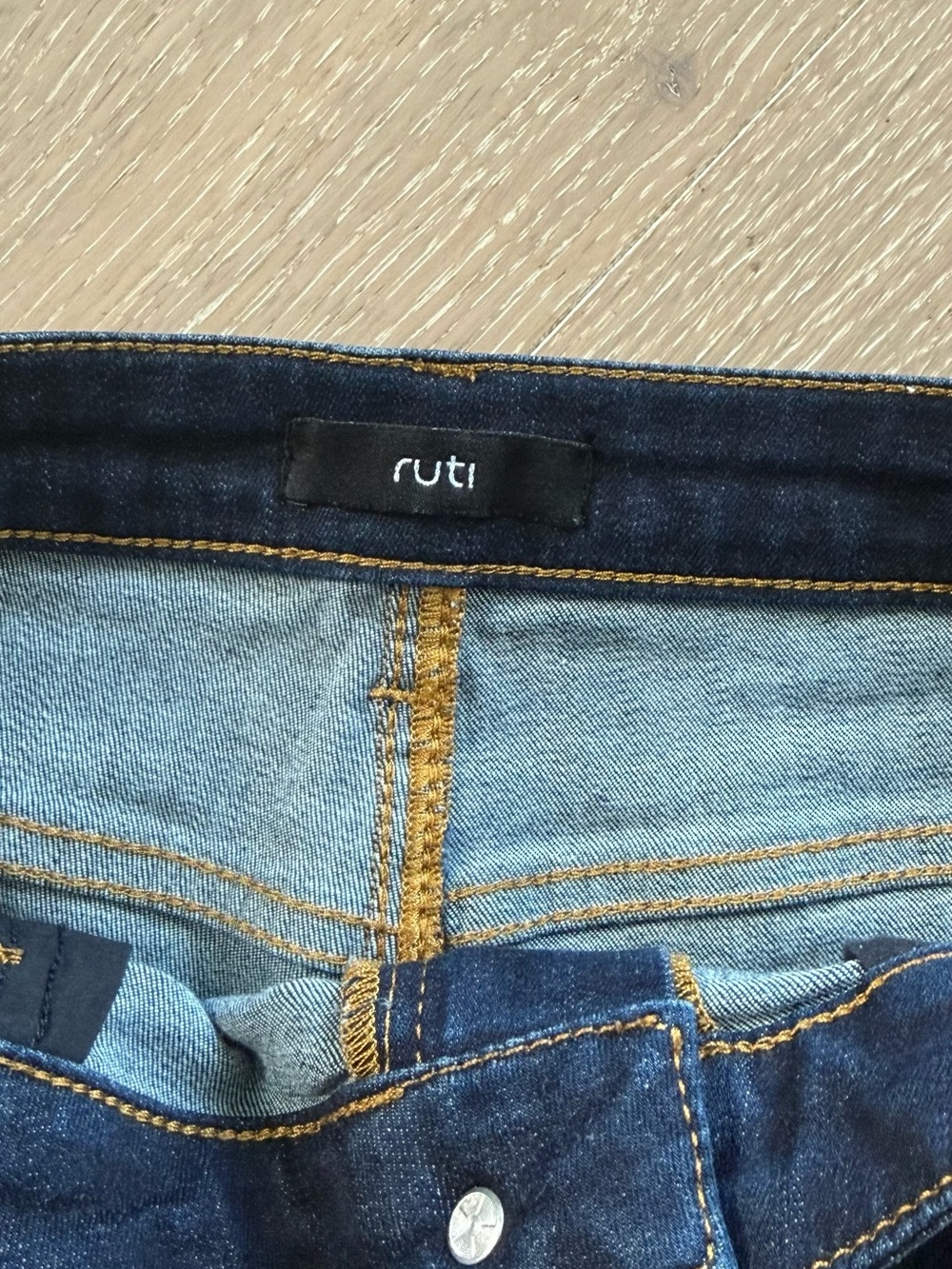 Ruti Ultimate Barrel Jean Nyx Dark Wash Size 8 Petite. Gently used. - Picture 2 of 4